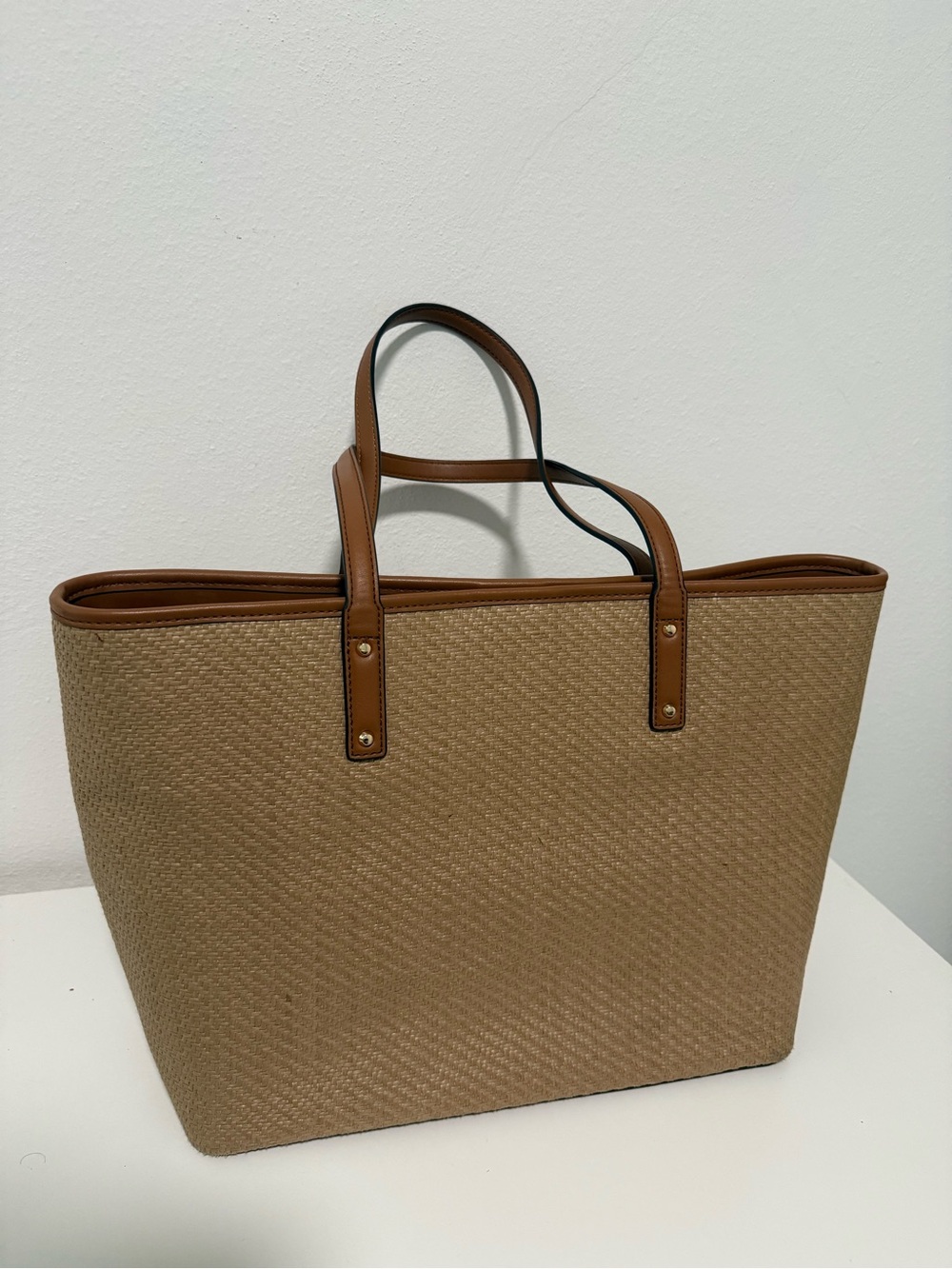 👜 Michael Kors Carter Large Open Tote in Acorn Multi - Picture 7 of 9